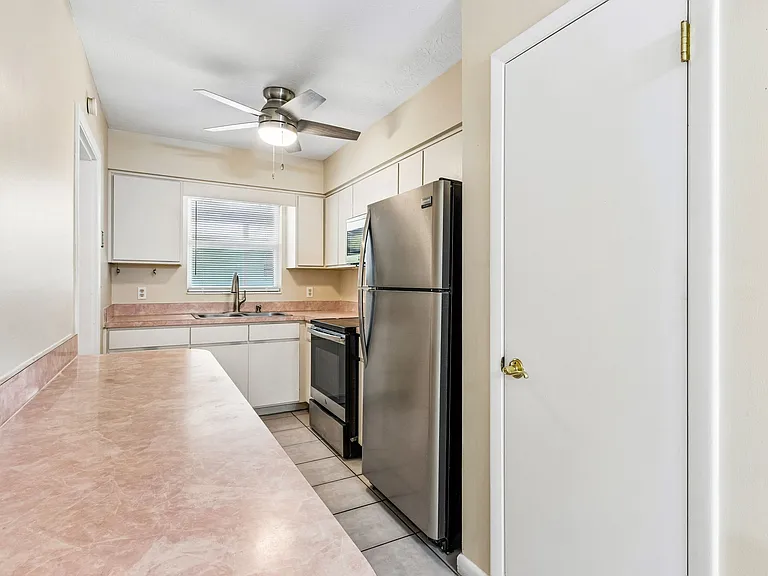 2406 Husson Ave — Photo 13