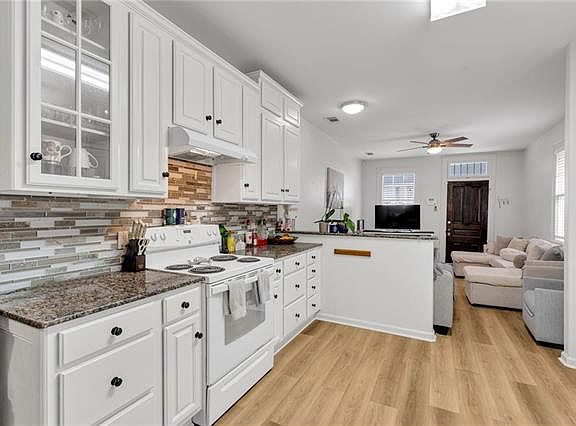 5th image of 3607 Calhoun St #3607