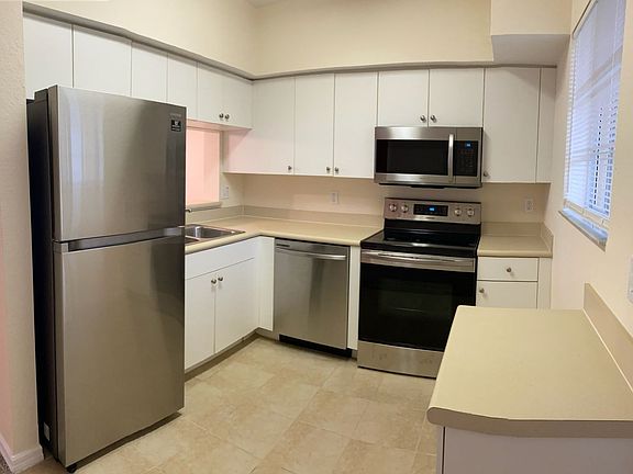 5th image of 8313 Bernwood Cove Loop #1203