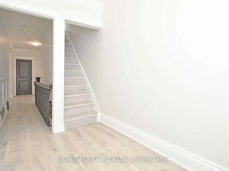 47 Emerald St N #UPPER — Photo 14