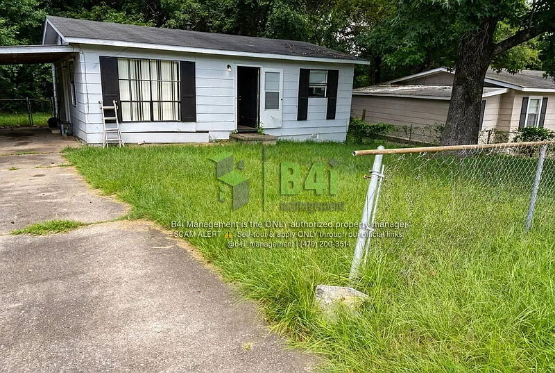 2 bed, 1.0 bath, 800 sqft — Photo 2