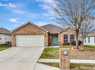 704 Poncho Ln, Haslet, TX 76052