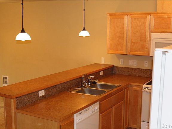 3rd image of 16015 123rd Avenue Ct E
