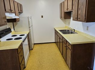 1025 Railroad Ave E #101, Hatton, ND 58240