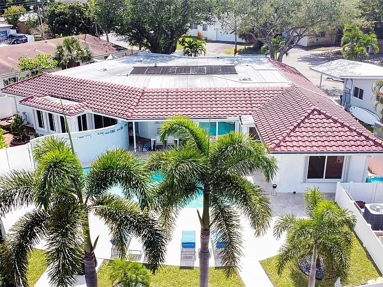 1240 SW 13th Cir — Photo 43