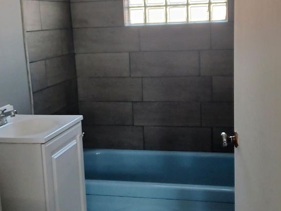 2nd image of 2702 S Hillock Ave #2