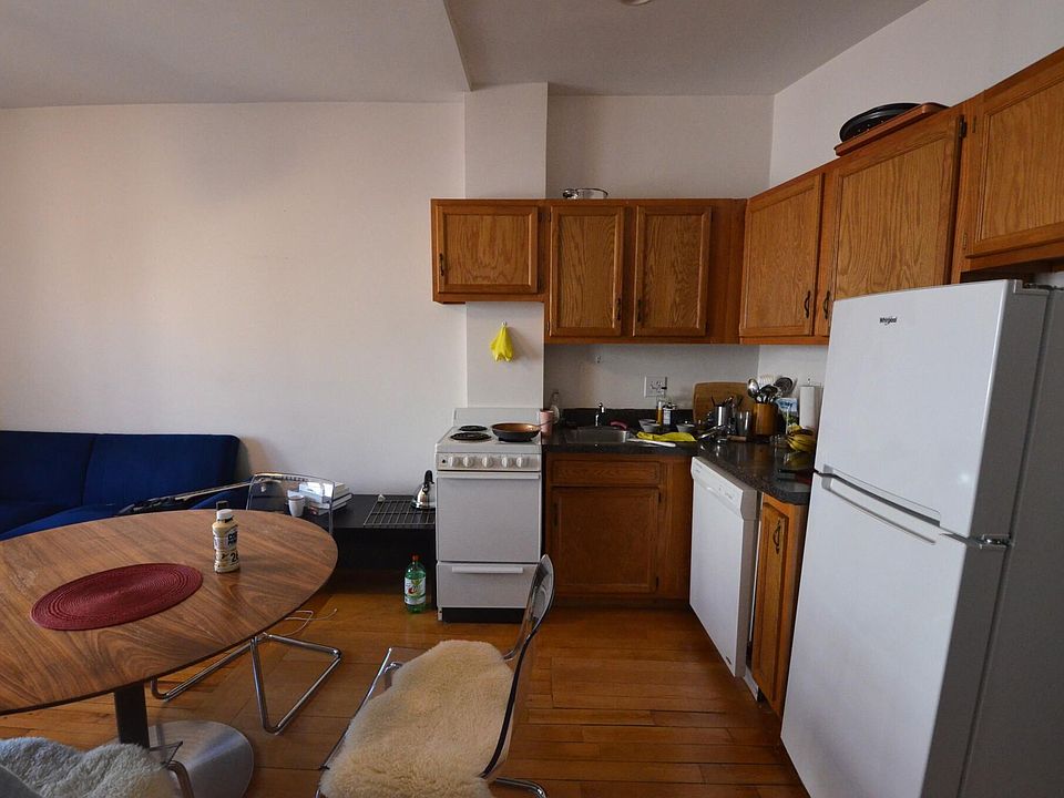 2nd image of 67 Symphony Rd #5045