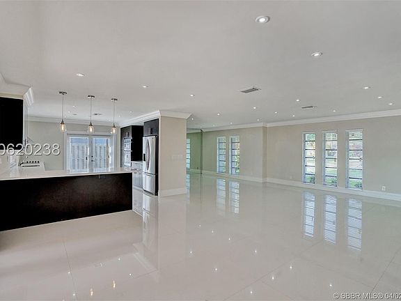 4th image of 4938 Sarazen Dr