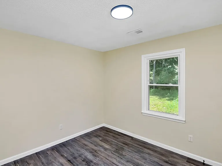 119 Wychwood Rd — Photo 33