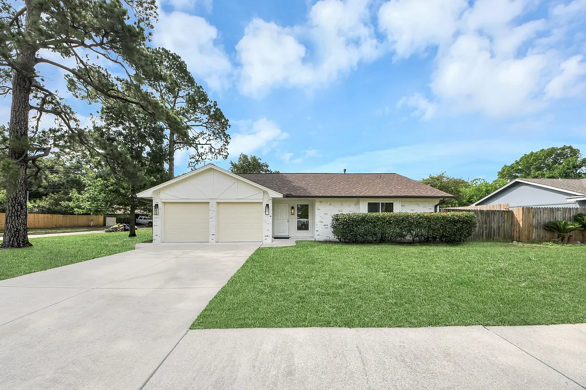 Building Photo - 7403 Shady Arbor Ln