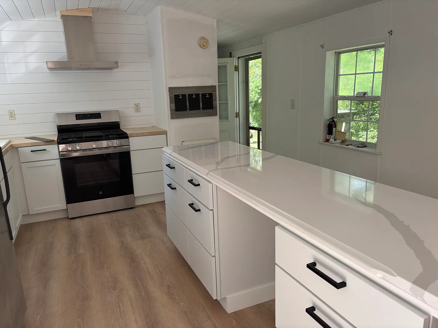 1302 Atlantic Hwy — Photo 2