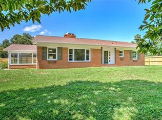 16 Daniel Rd, Asheville, NC 28806