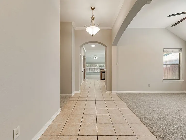 7600 Shasta Dr — Photo 5