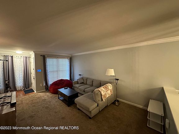 3rd image of 17 Ironwood Court