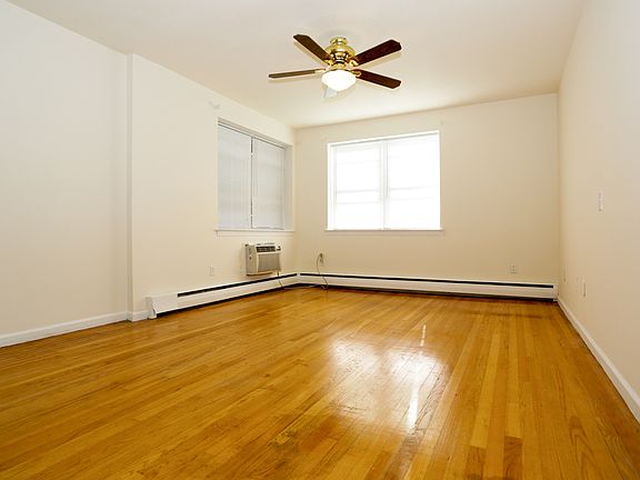 3rd image of 439 Central Ave APT D3