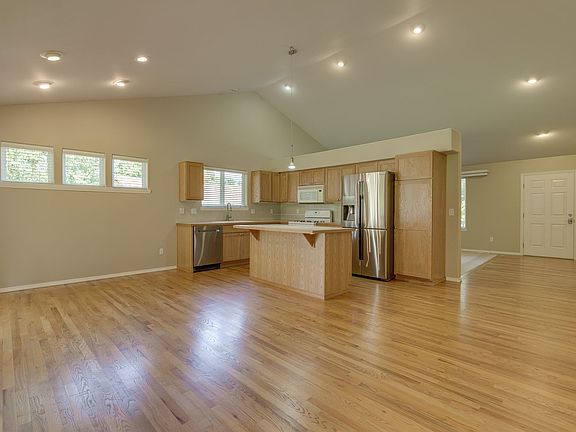 2nd image of 16829 11th Ave NE