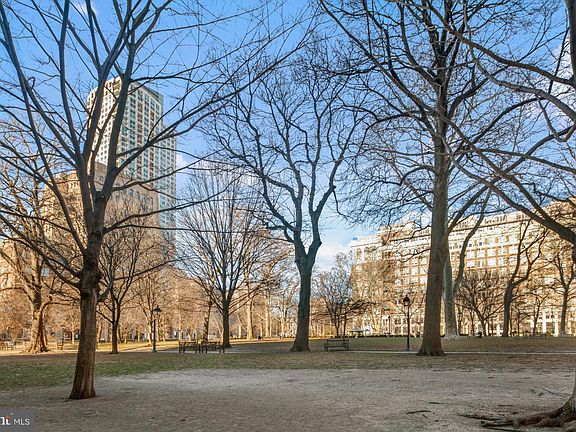 3rd image of 604-36 S Washington Sq Unit 1512