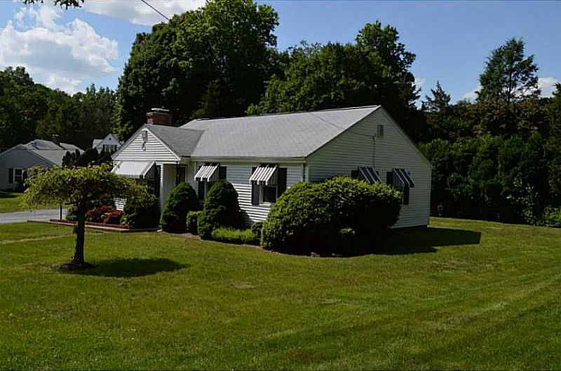 2nd image of 7 Sir Charles Rd