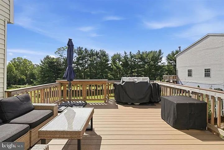 3 bed, 4.0 bath, 1954 sqft, $2,900 — Photo 3
