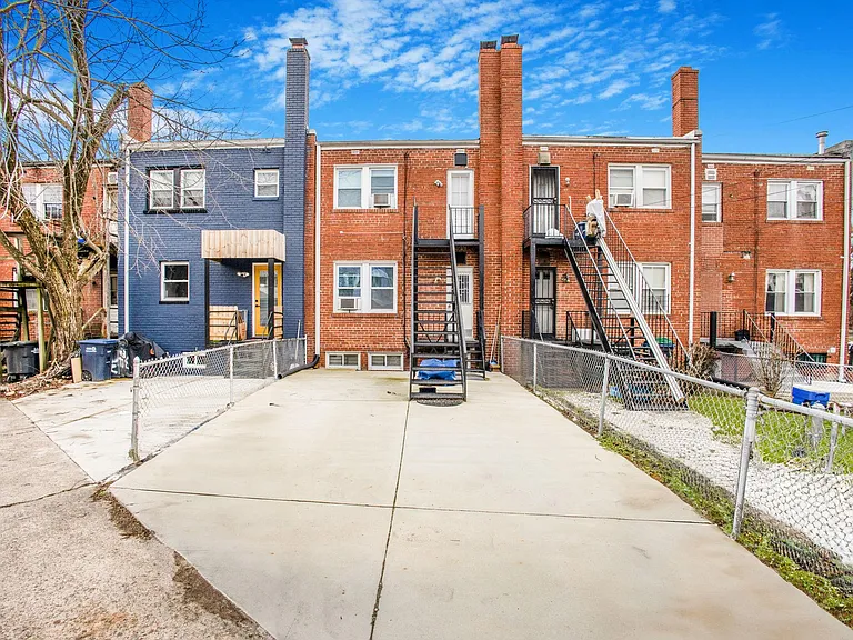 55 Farragut Pl NW #1 — Photo 22