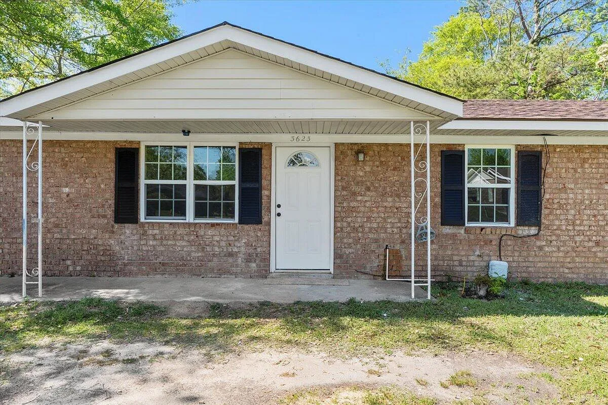 3 bed, 1.5 bath, 1144 sqft, $1,400 — Photo 4