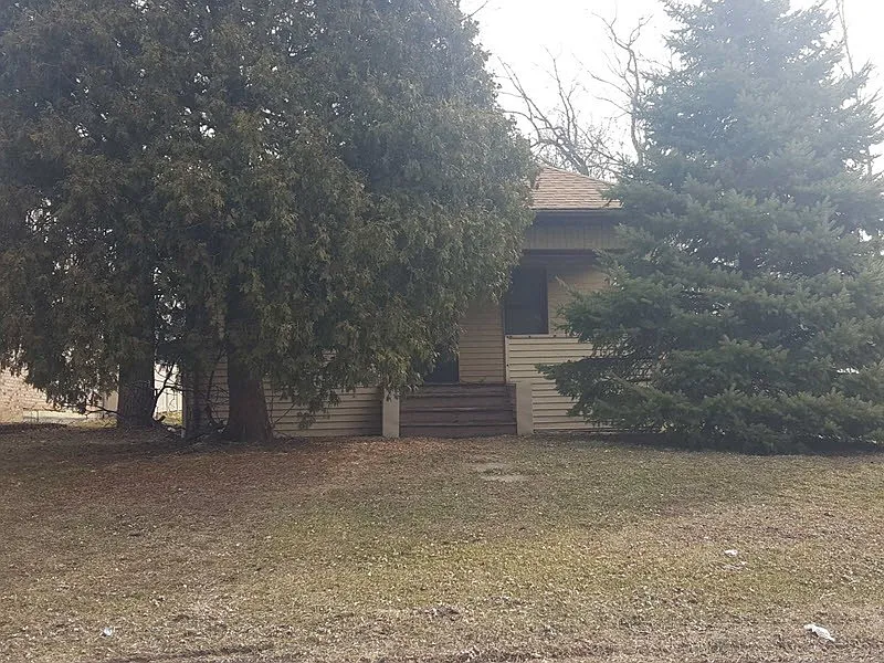 921 Warner Ave photo 1