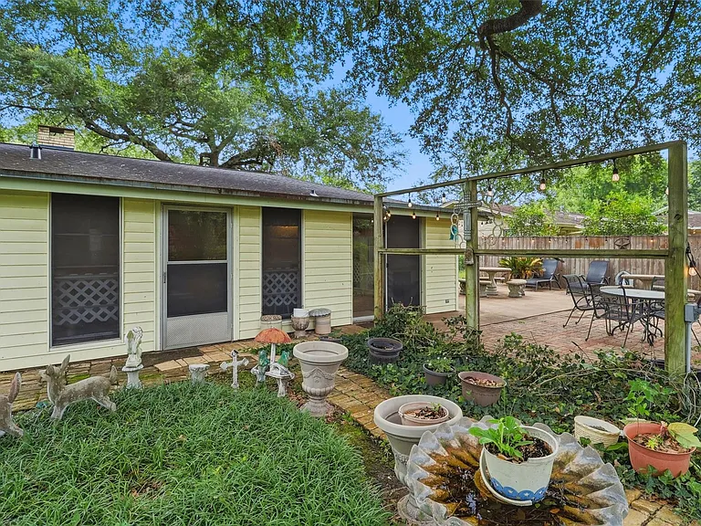 1335 Kathy Ave — Photo 40