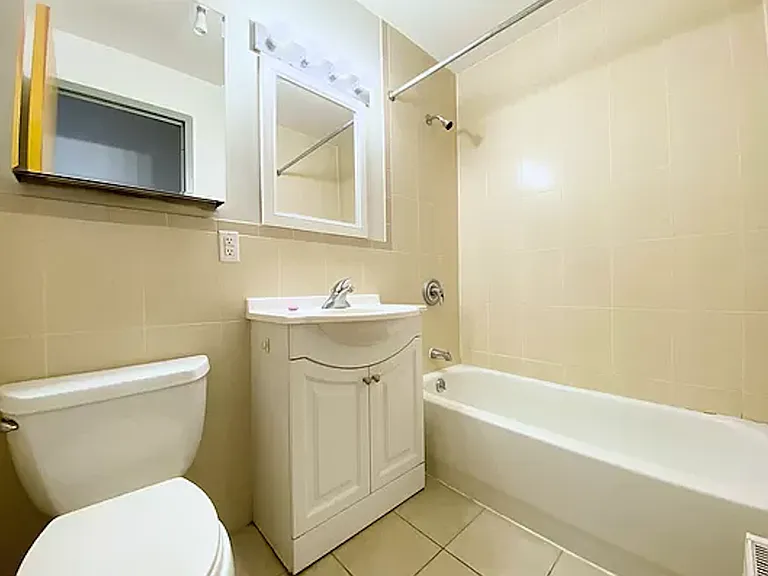 221 Van Brunt St #3A — Photo 6