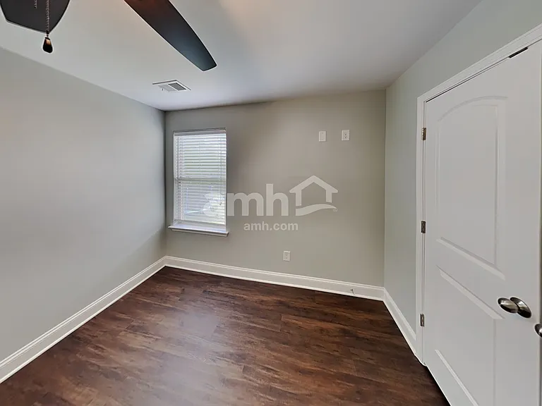 975 Legacy Park Rd — Photo 16