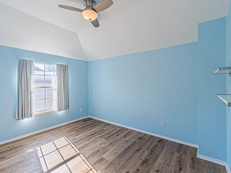 2425 Kittyhawk Dr — Photo 27