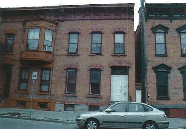 1st image of 2935 6th Ave