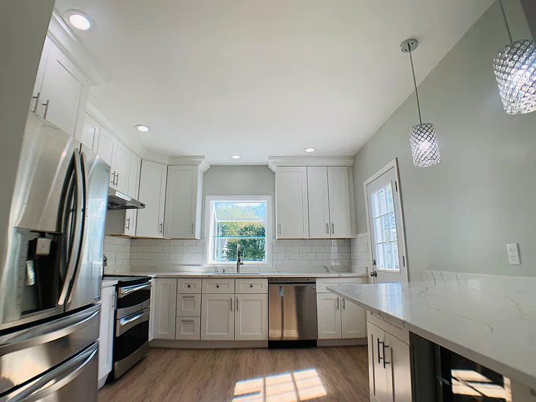 2113 Folkstone Rd — Photo 3