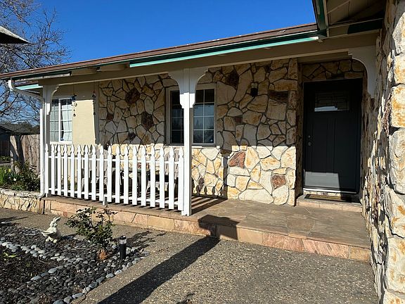 2nd image of 2480 Zinfandel Dr