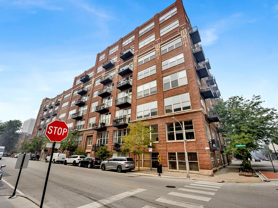 1500 W Monroe St #210
