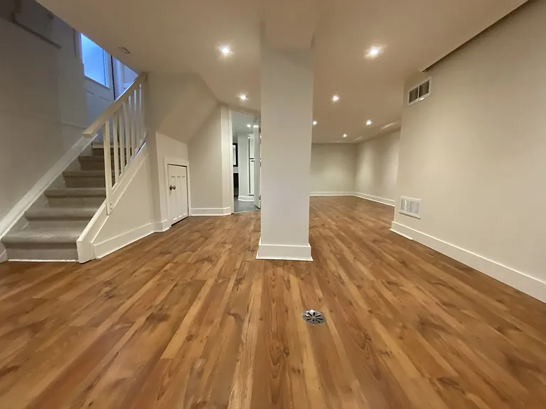 22 Lorindale Ave — Photo 33