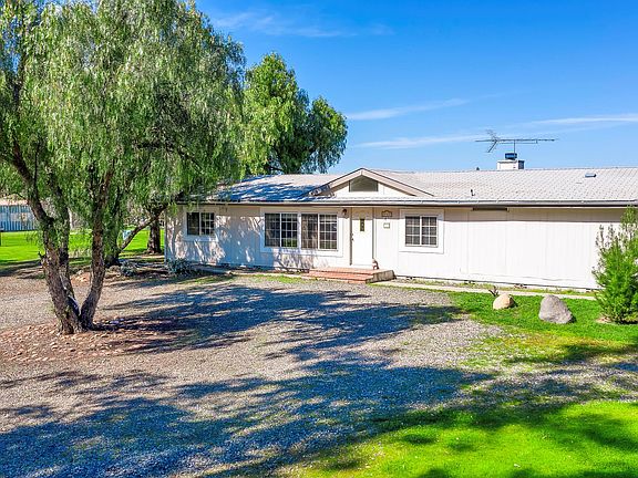 2nd image of 28822 Loretta Ave