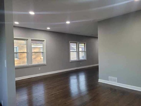 3rd image of 744 Garfield St