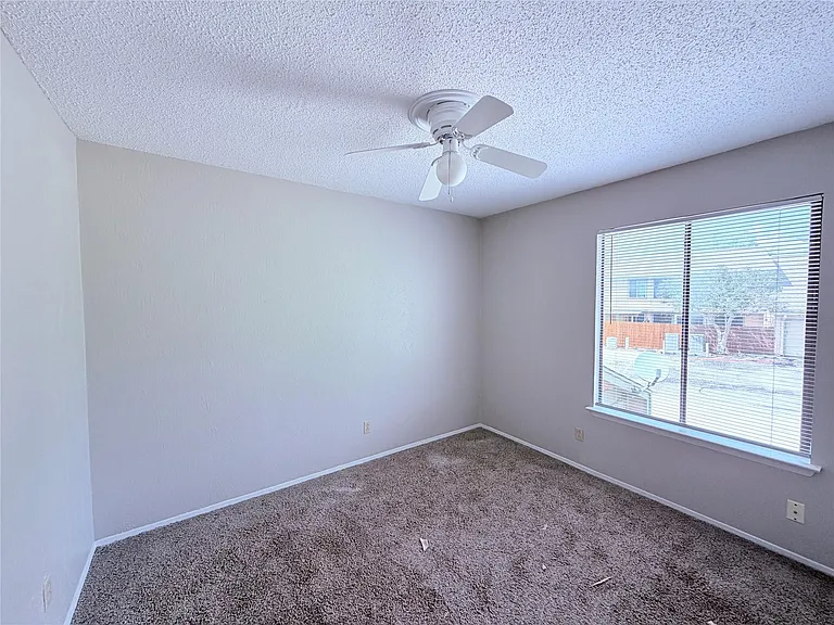 9611 Blue Creek Ln — Photo 27