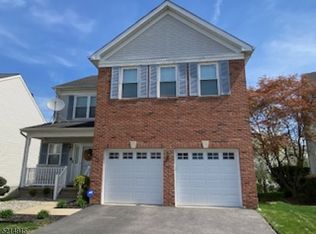 1307 Brian Cir, Stewartsville, NJ