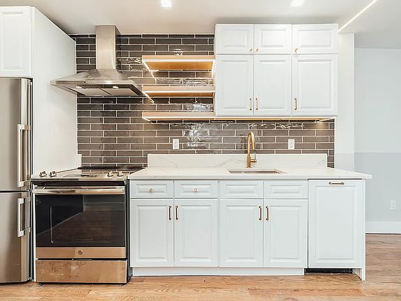 4th image of 115 Stanwix St #220