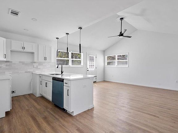 4th image of 6285 Woodgreen Dr