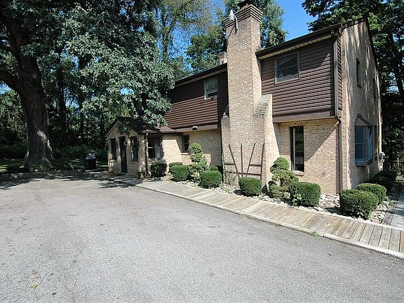 4th image of 865 Rose Mary Hill Dr