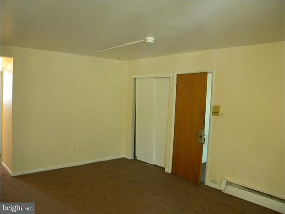 3rd image of 100 E Glenolden Ave #B14