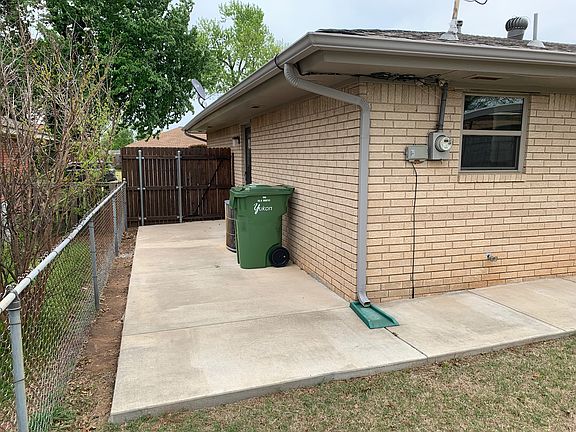 4th image of 1209 Winnipeg Dr