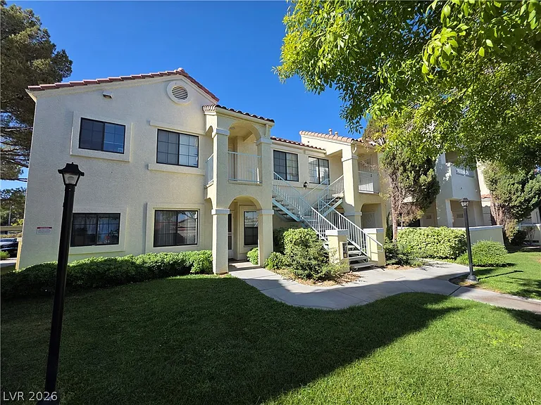 4865 S Torrey Pines Dr #106 — Photo 2