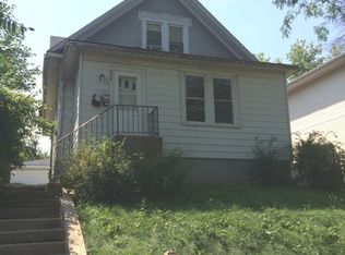 928 Lenox Ave, Waukegan, IL 60085