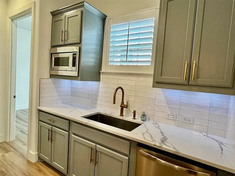 5808 McCommas Blvd #A105 — Photo 22