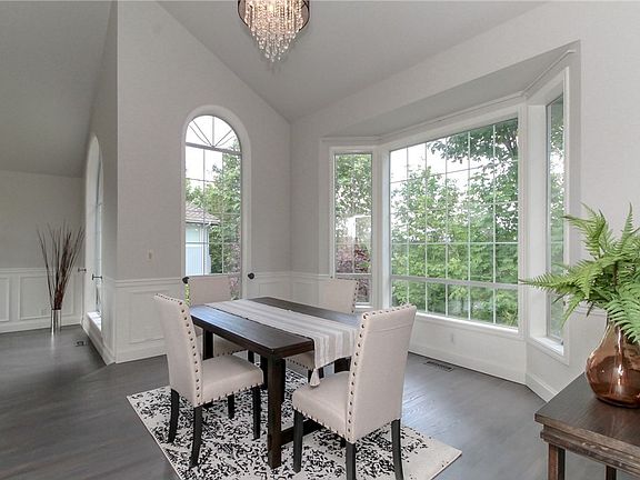 5th image of 558 SW 333rd Ct