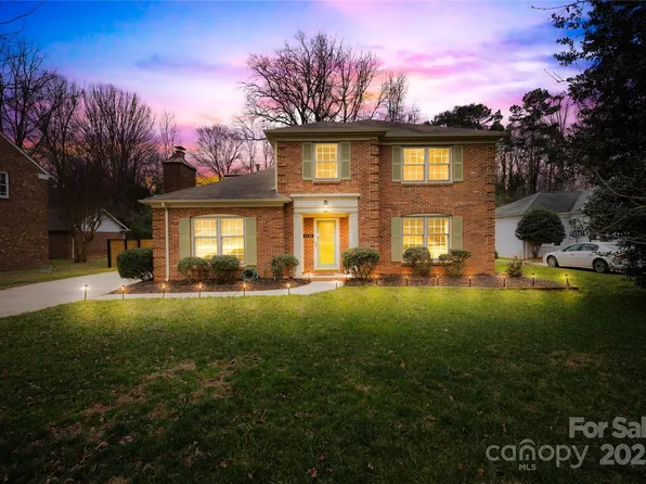 1116 Berry Ridge Rd, Charlotte, NC 28270
