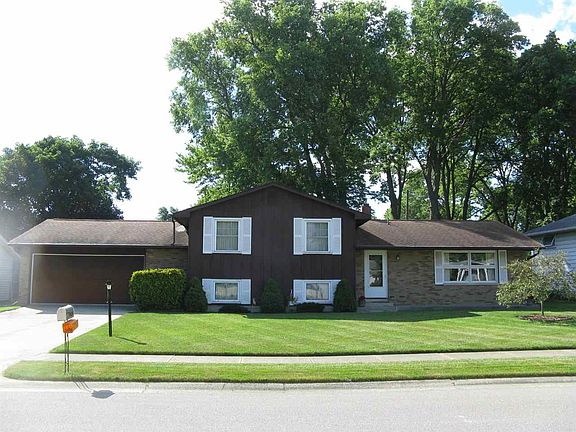 2nd image of 1424 Medford Ln